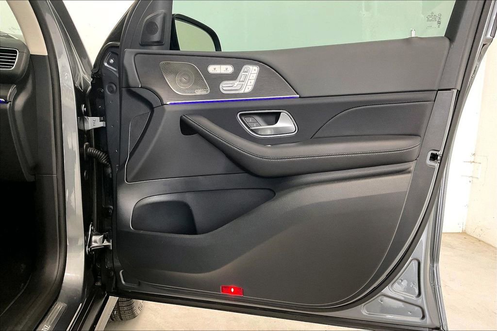 Used 2026 Mercedes-Benz GLS 450 4MATIC image 22