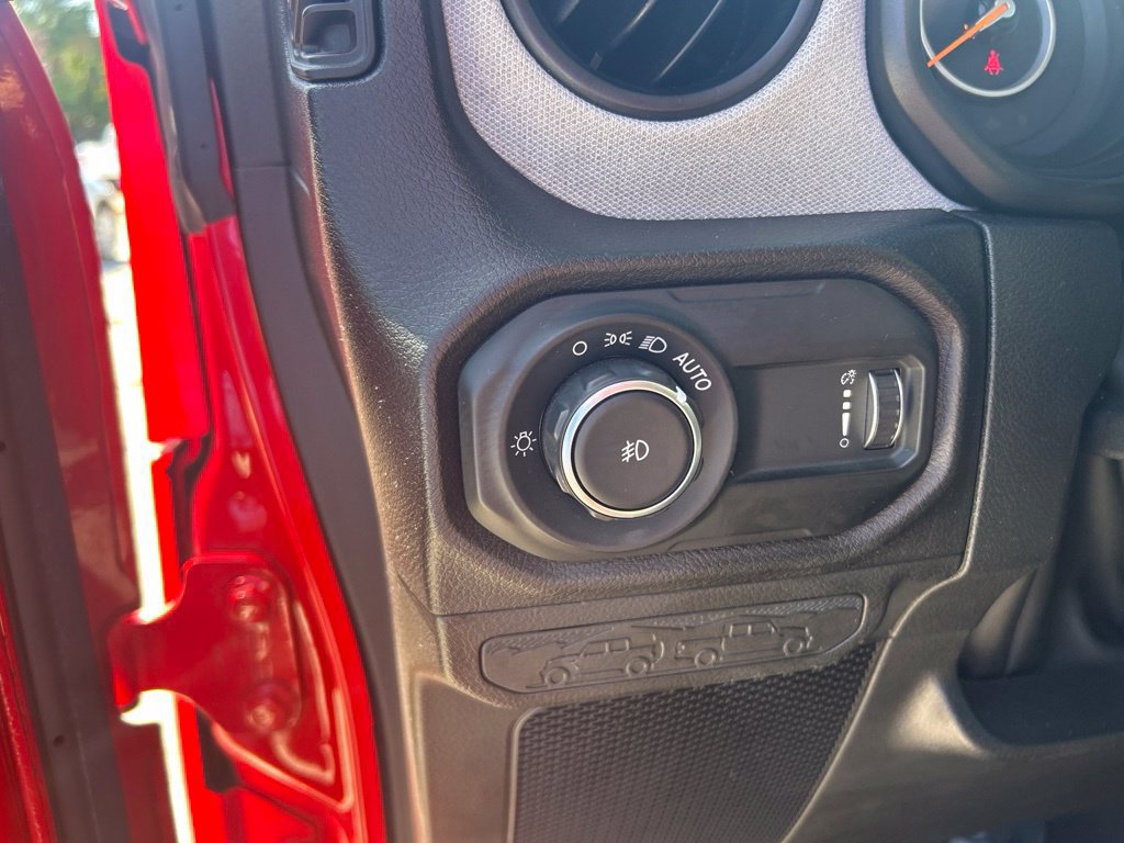 Used 2024 Jeep Wrangler Unlimited Sport AWD/4WD image 35