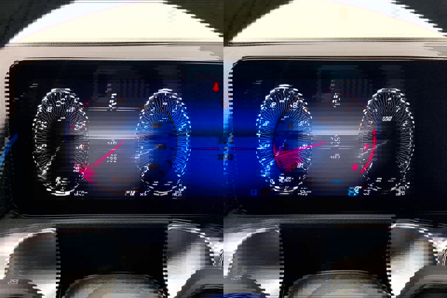 Used 2025 Mercedes-Benz GLB 250 image 23