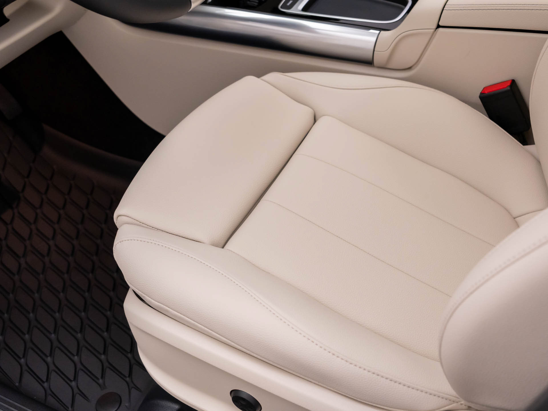 New 2026 Mercedes-Benz GLA 250 4MATIC image 17