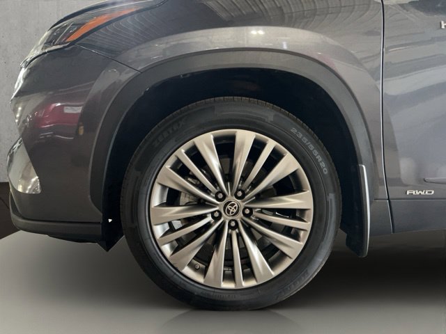 Used 2021 Toyota Highlander Platinum AWD/4WD image 16