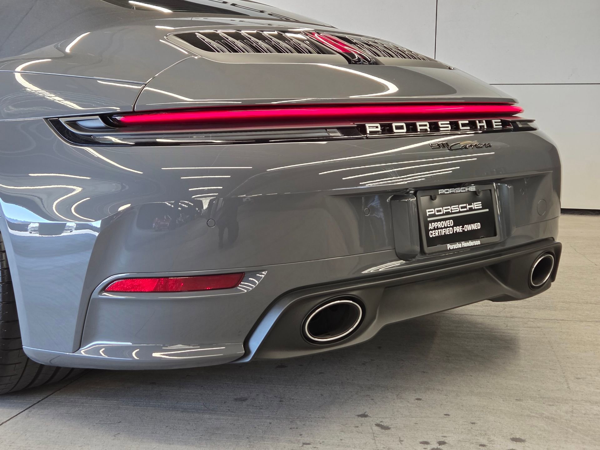 Used 2025 Porsche 911 Carrera RWD image 8