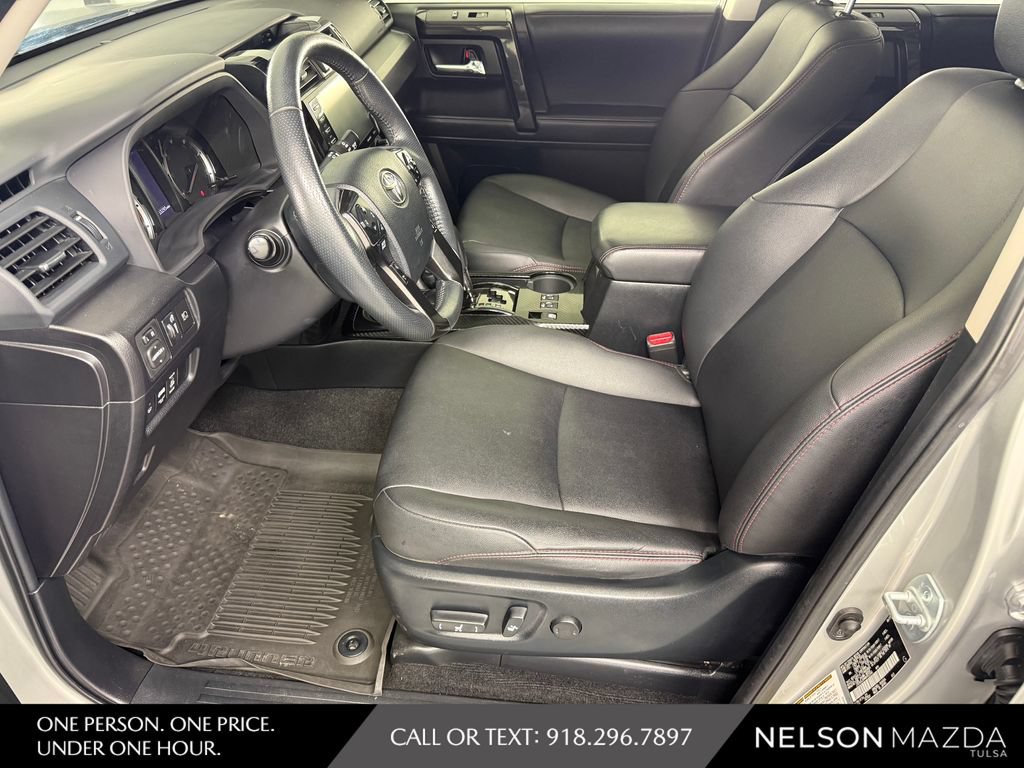 Used 2021 Toyota 4Runner Venture w/ Moonroof Package AWD/4WD image 16