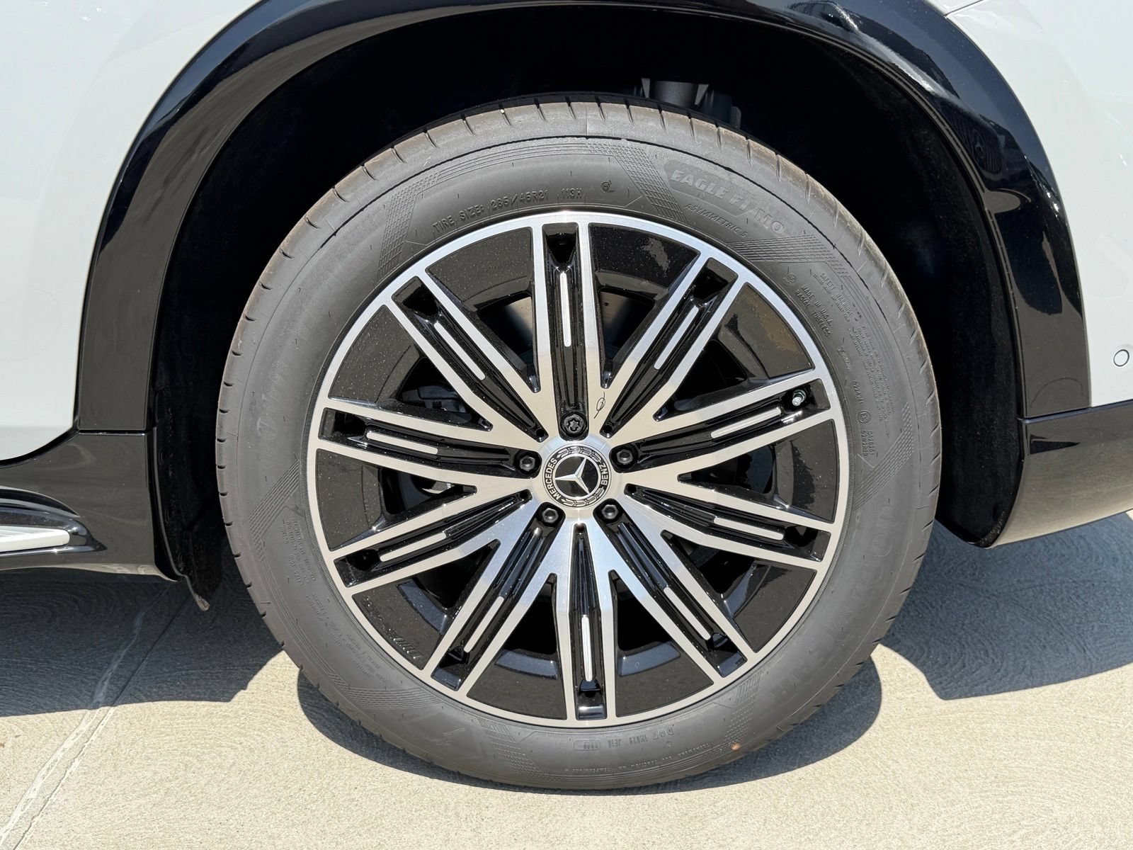 New 2026 Mercedes-Benz EQS 550 4MATIC SUV image 15