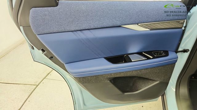 Used 2025 Cadillac Optiq Sport 2 image 33