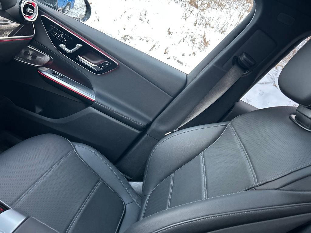Used 2025 Mercedes-Benz GLC 300 GLC 300 image 43