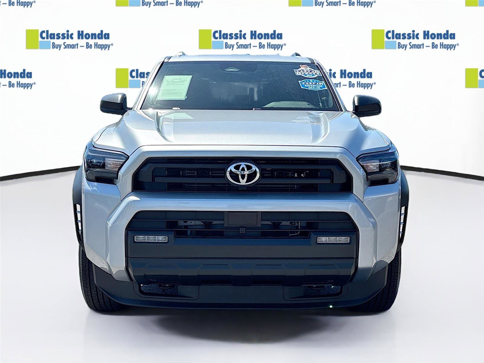 Used 2025 Toyota 4Runner SR5 AWD/4WD image 2