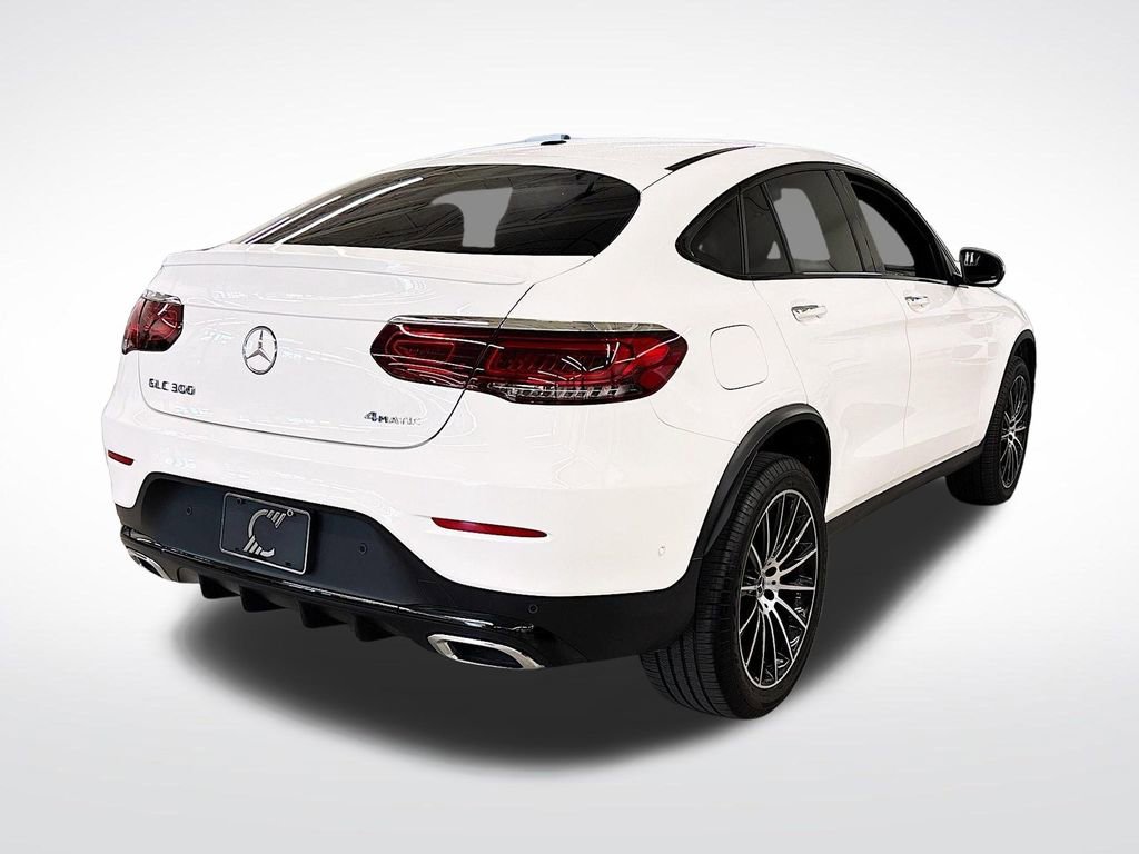 Used 2023 Mercedes-Benz GLC 300 4MATIC Coupe image 5