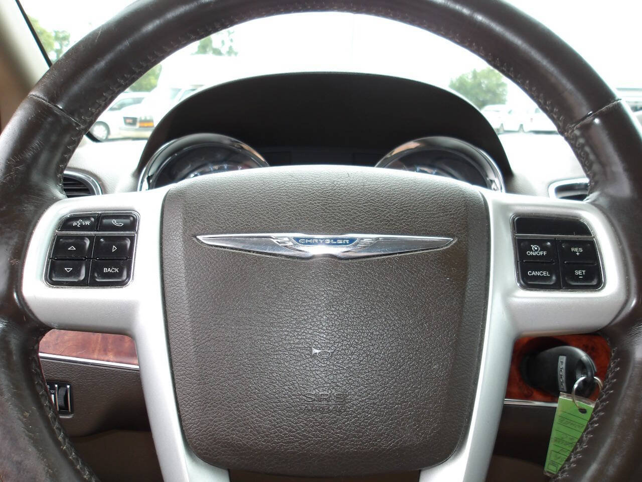 Used 2014 Chrysler Town & Country Touring-L w/ Trailer Tow Group FWD image 16
