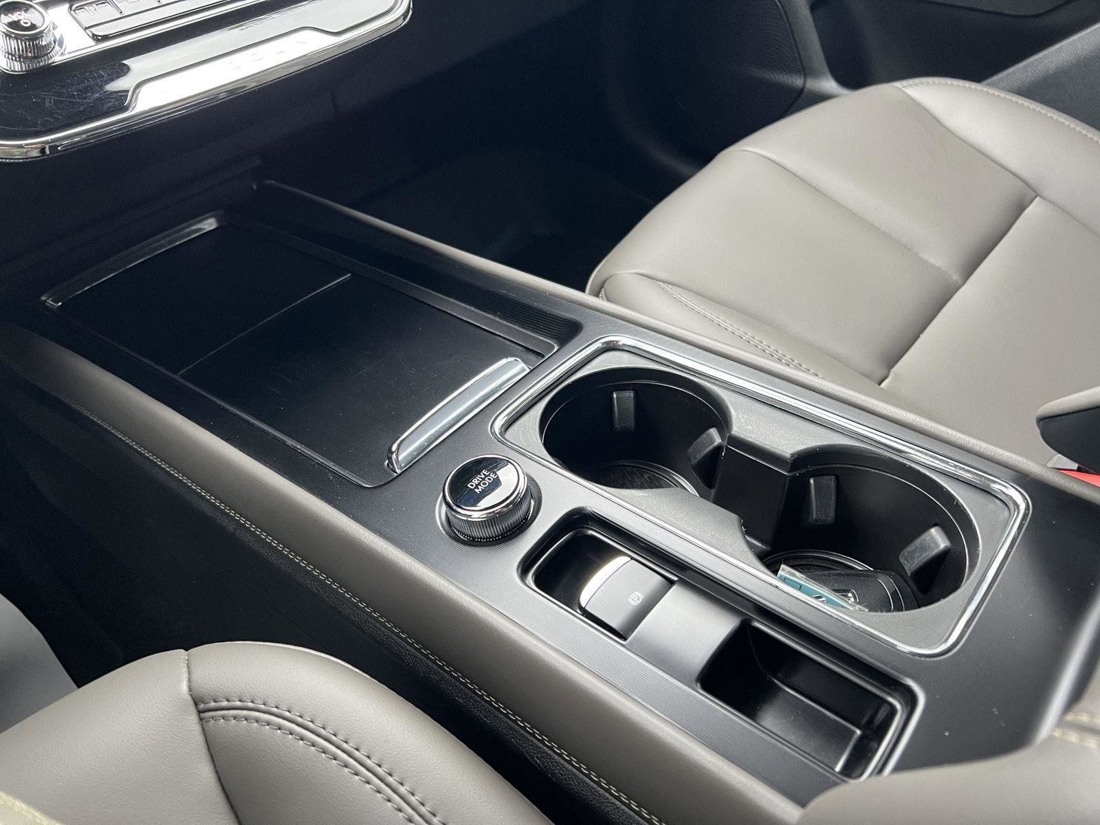 Used 2025 Lincoln Corsair AWD image 34