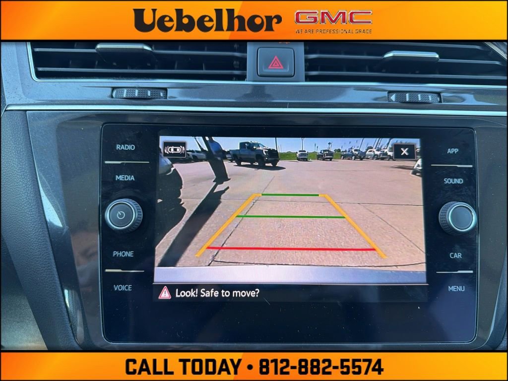 Used 2021 Volkswagen Tiguan SE w/ Panoramic Sunroof Package FWD image 29