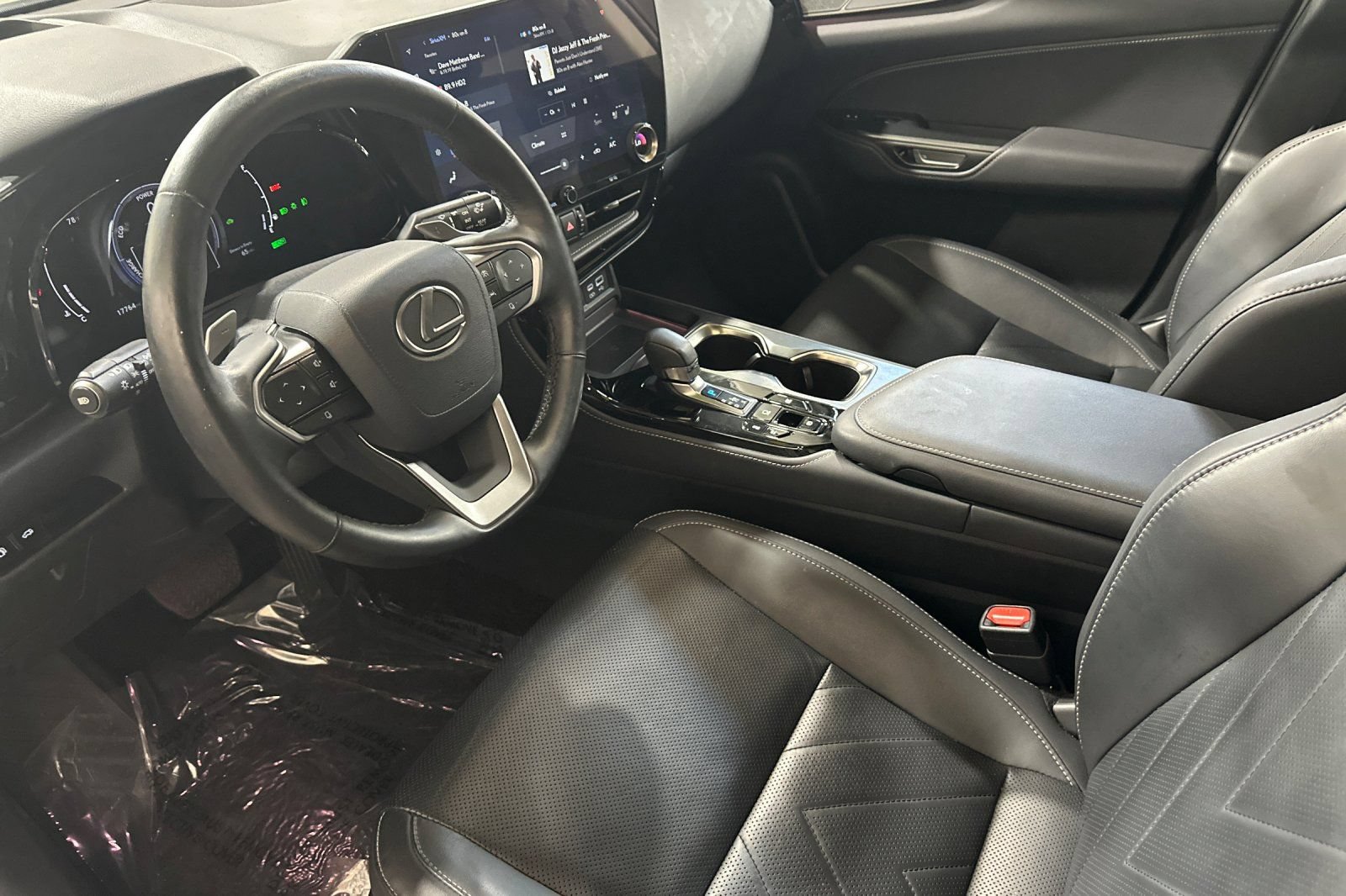Used 2024 Lexus NX 350h AWD w/ Vision Package image 13