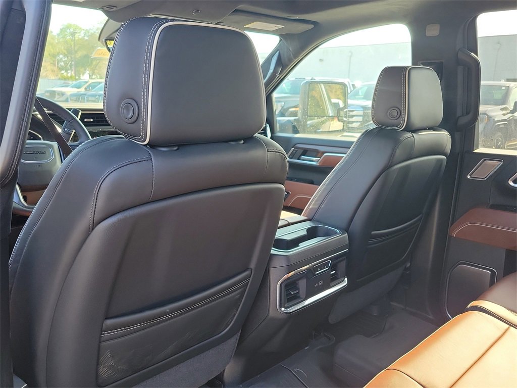 New 2025 GMC Sierra 3500 Denali Ultimate image 12