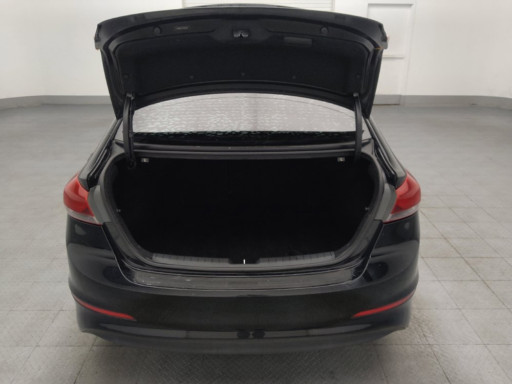 Used 2017 Hyundai Elantra SE FWD image 29