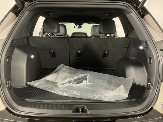 New 2026 GMC Terrain AT4 w/ Convenience Package III image 37