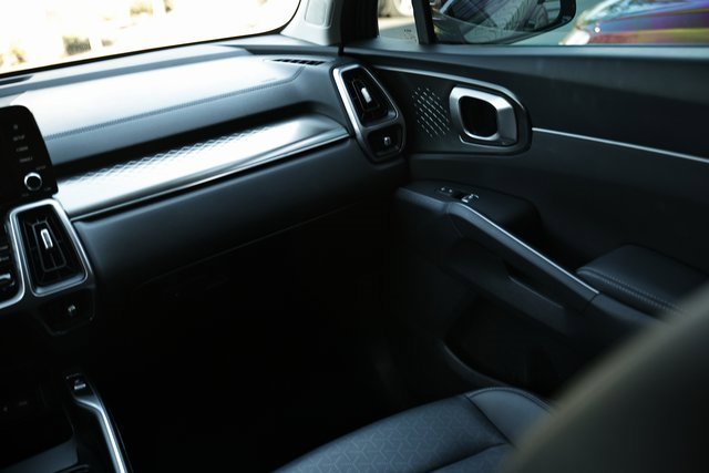 Used 2023 Kia Sorento EX image 27