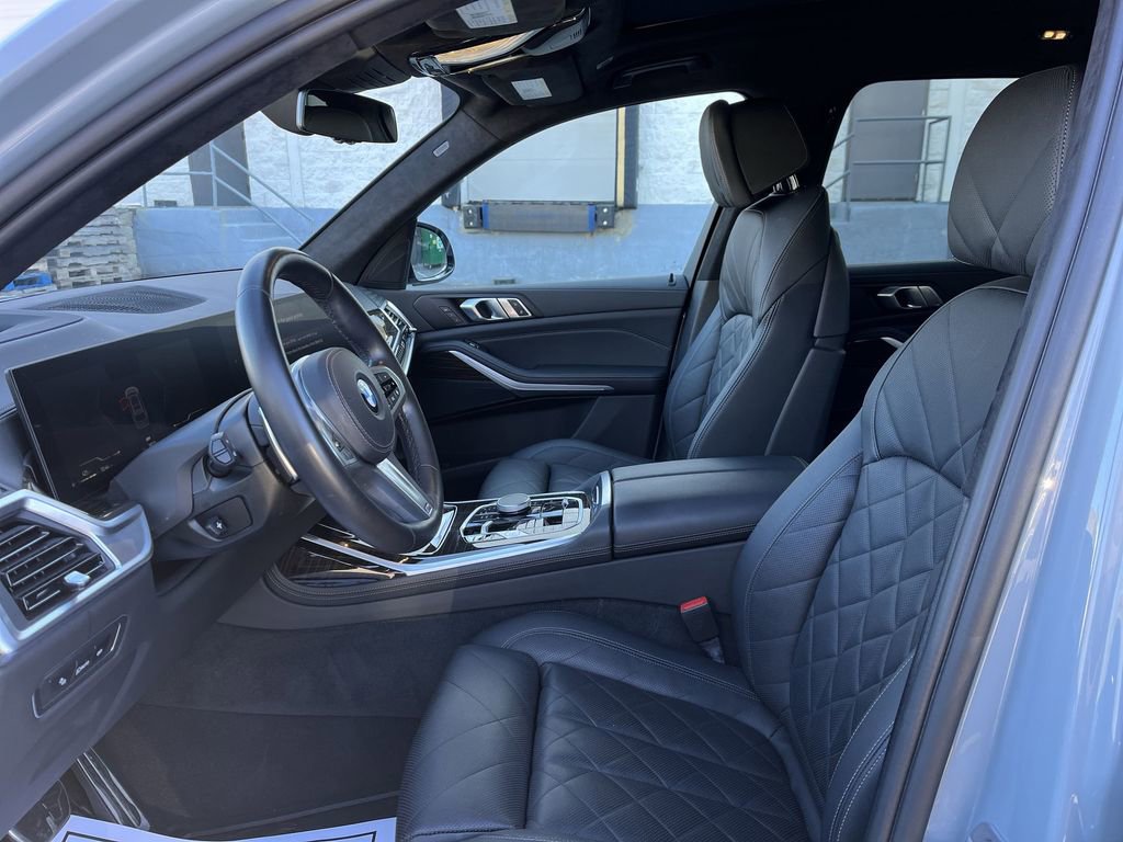 Certified 2024 BMW X7 xDrive40i w/ M Sport Package image 11
