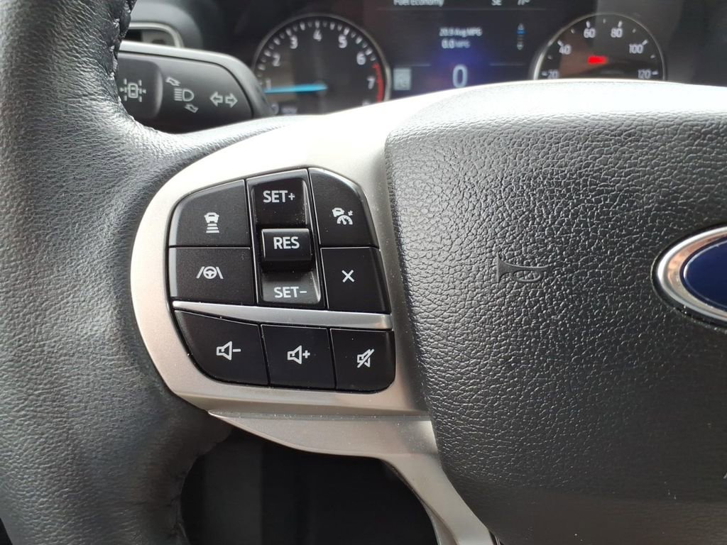 Used 2022 Ford Explorer XLT w/ Equipment Group 202A image 21