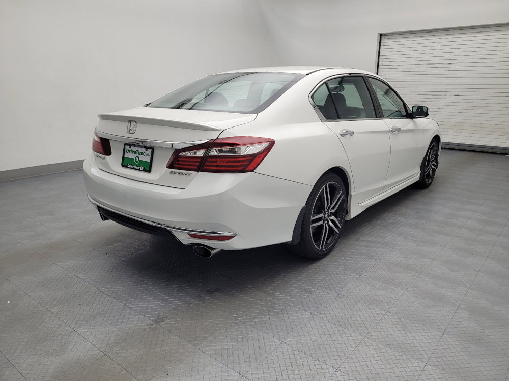 Used 2017 Honda Accord Sport image 9