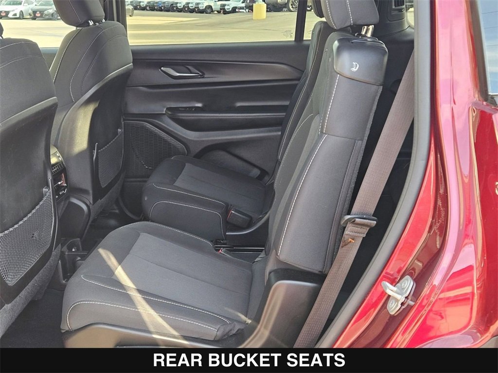 Used 2024 Jeep Grand Cherokee L Laredo image 17