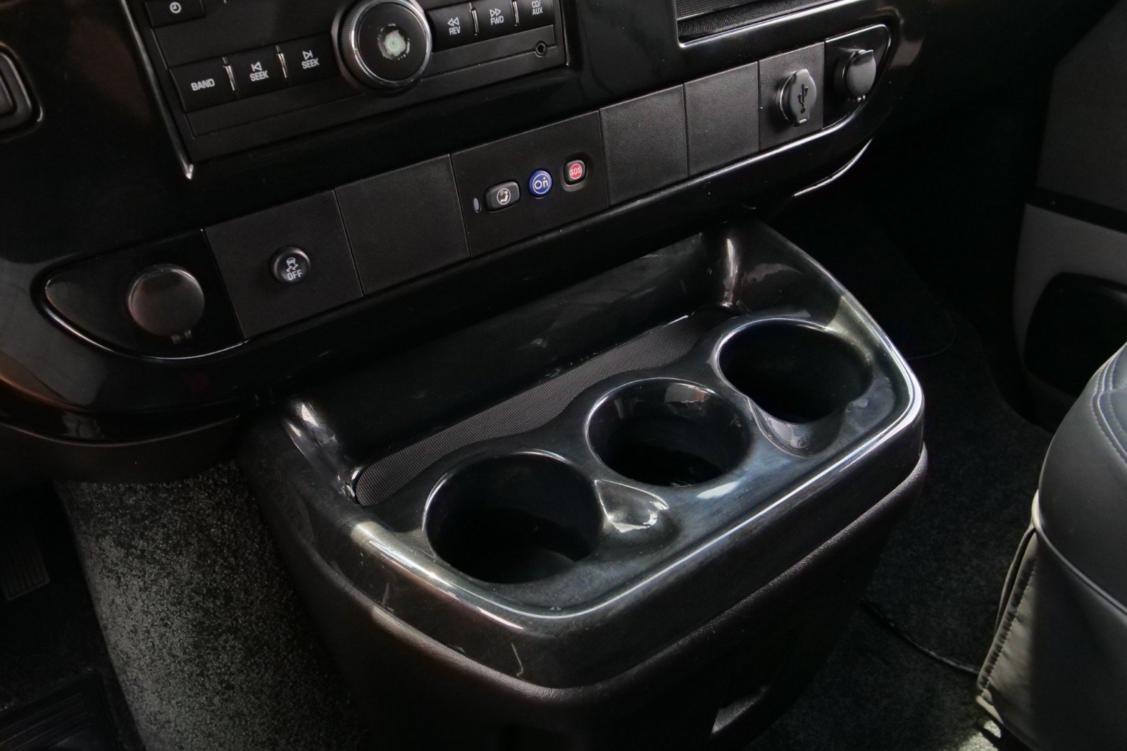Used 2014 Chevrolet Express 1500 RWD image 17