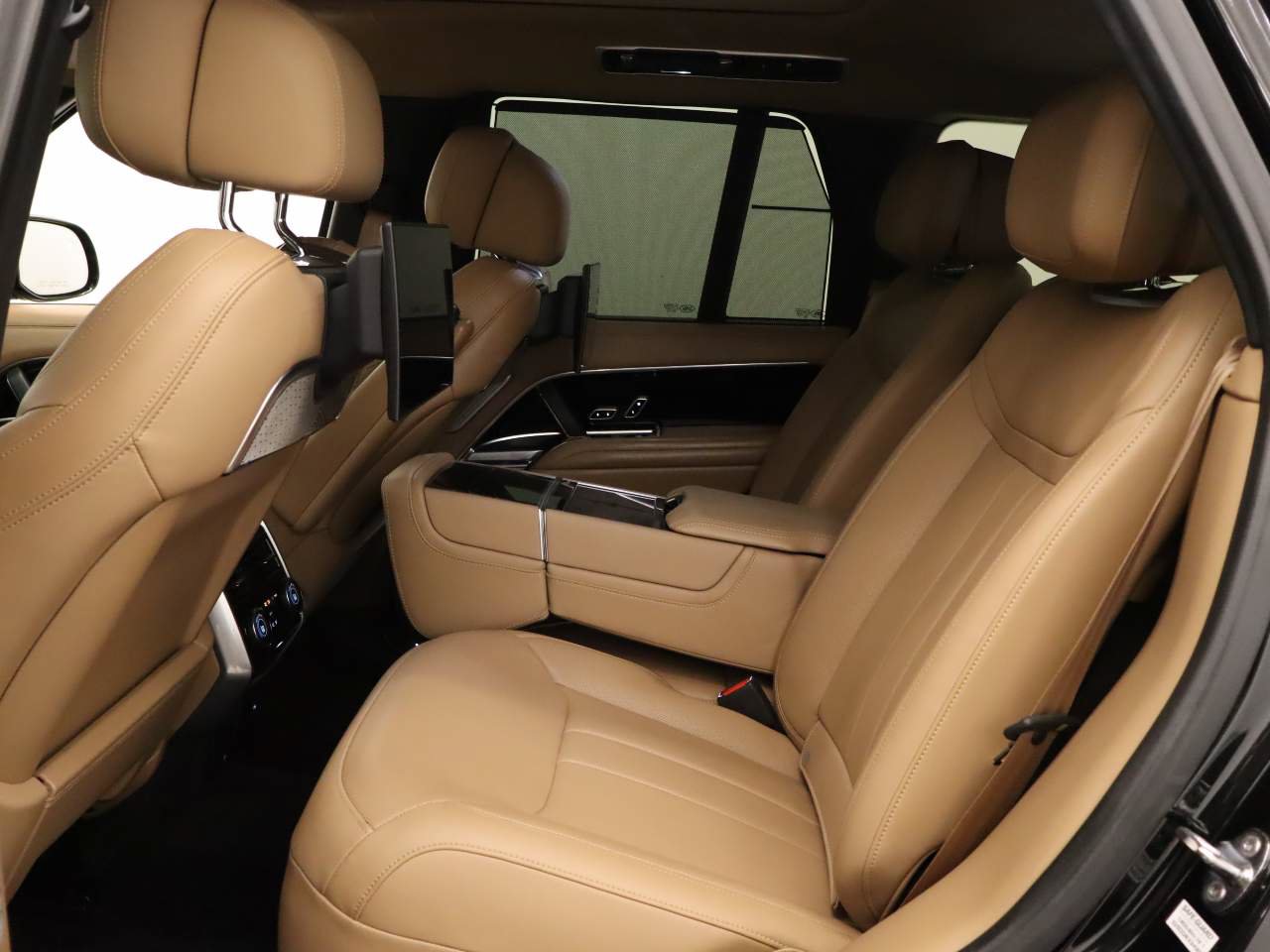 Used 2024 Land Rover Range Rover Autobiography AWD/4WD image 15