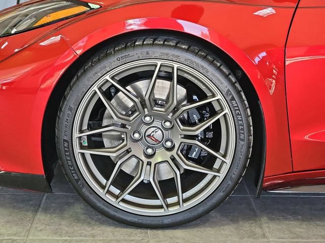 Used 2025 Chevrolet Corvette Z06 w/ Chrome Exterior Badge Package RWD image 29