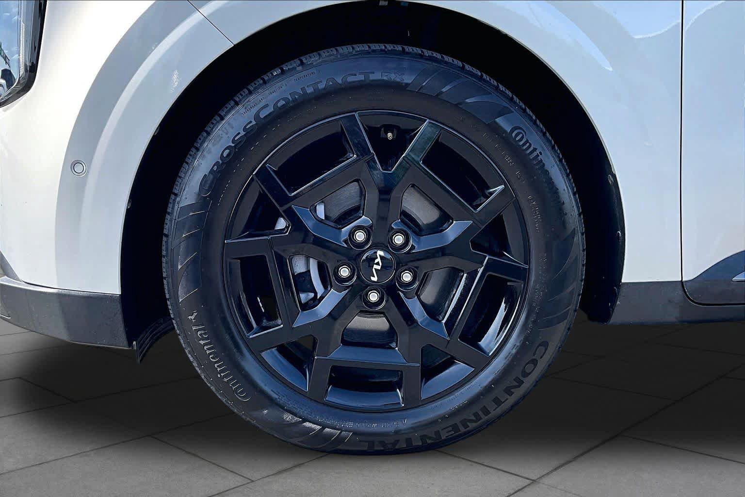 Certified 2025 Kia Carnival SX Prestige FWD image 11