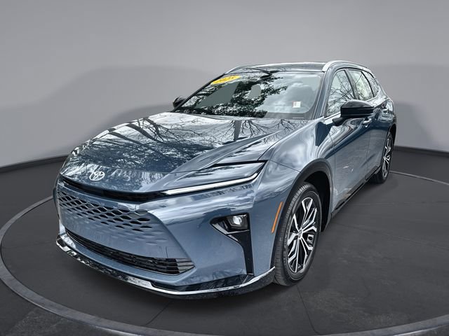 Used 2025 Toyota Crown Signia image 1