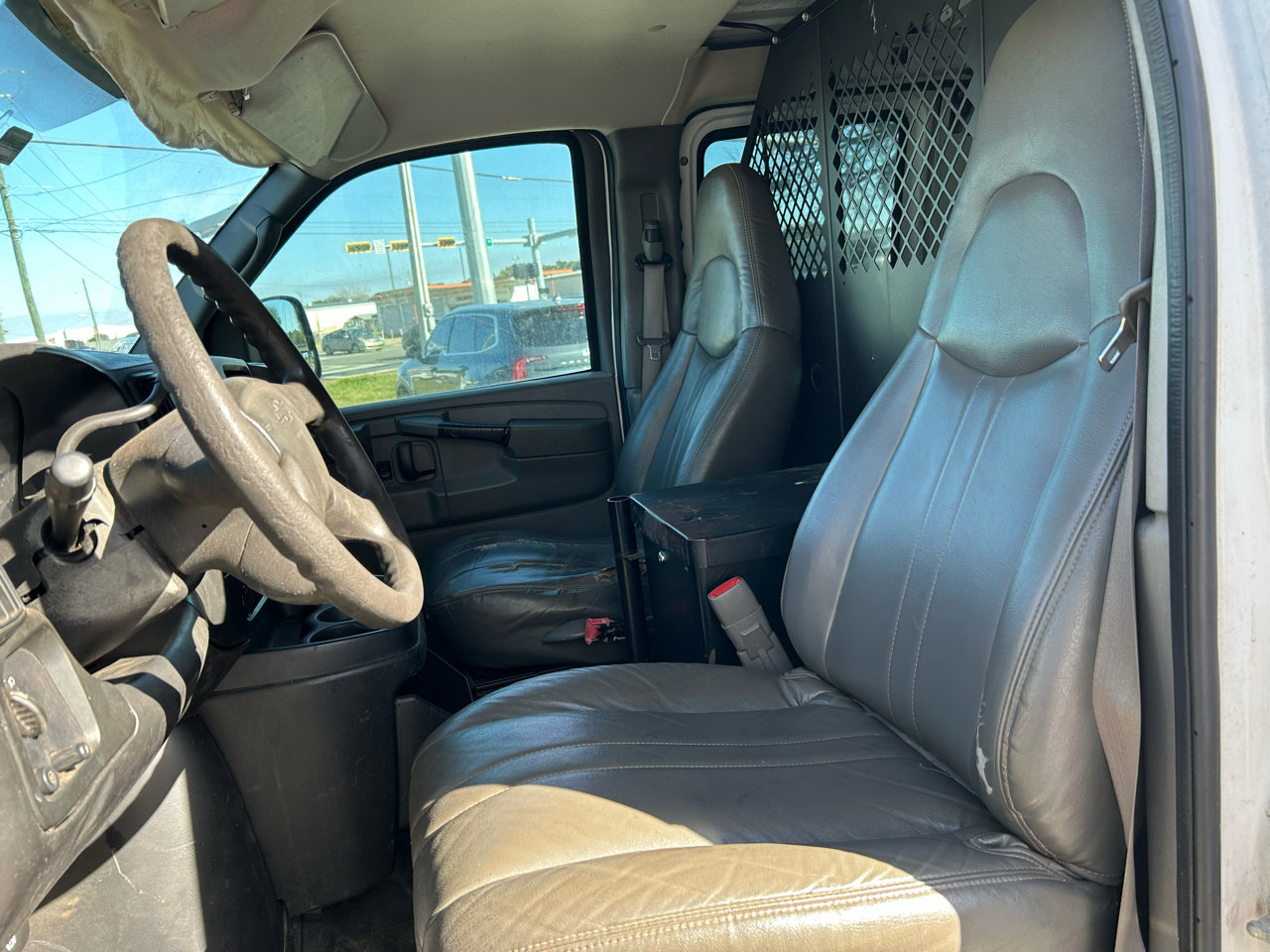 Used 2005 Chevrolet Express 1500 image 24