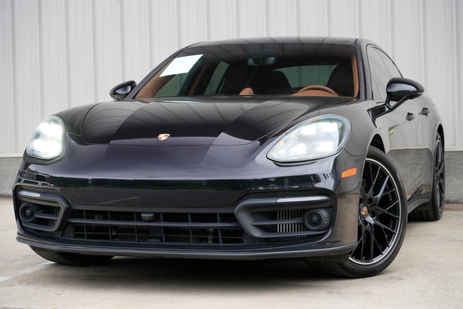 Used 2023 Porsche Panamera 4 Platinum Edition AWD/4WD image 3