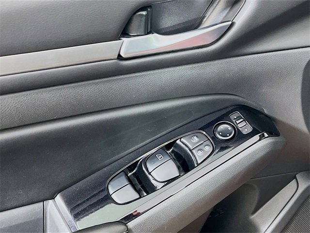 Used 2023 Nissan Altima 2.5 SV image 9