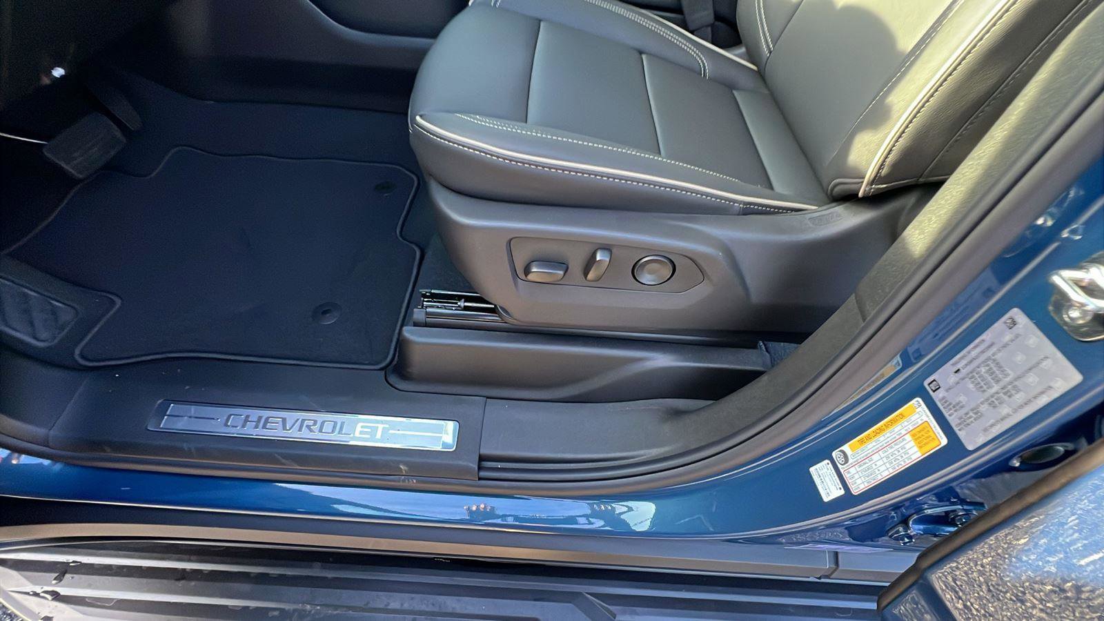 New 2026 Chevrolet Suburban Premier w/ Sun And Tow Package image 14