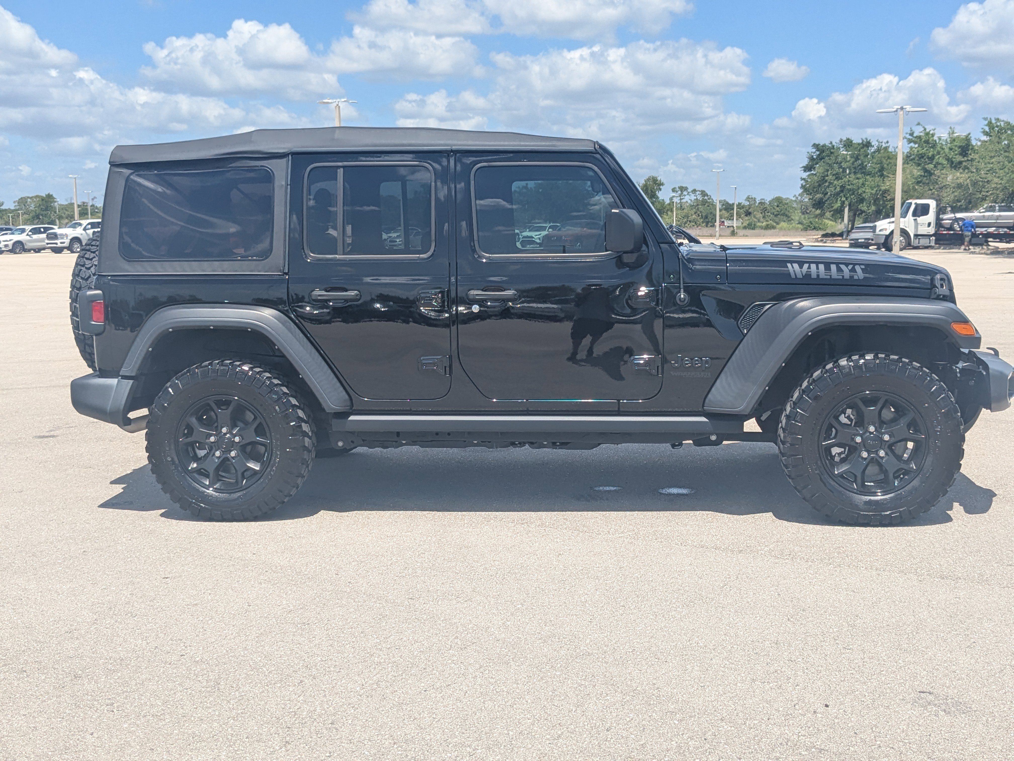 Used 2022 Jeep Wrangler Unlimited Sport AWD/4WD image 4