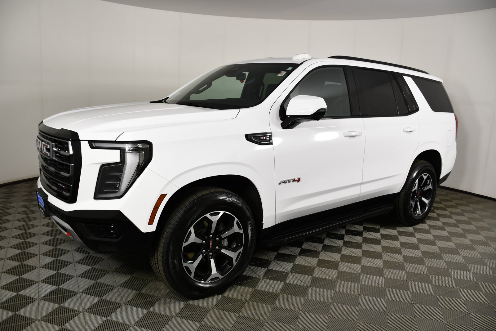 Used 2025 GMC Yukon AT4 AWD/4WD image 10