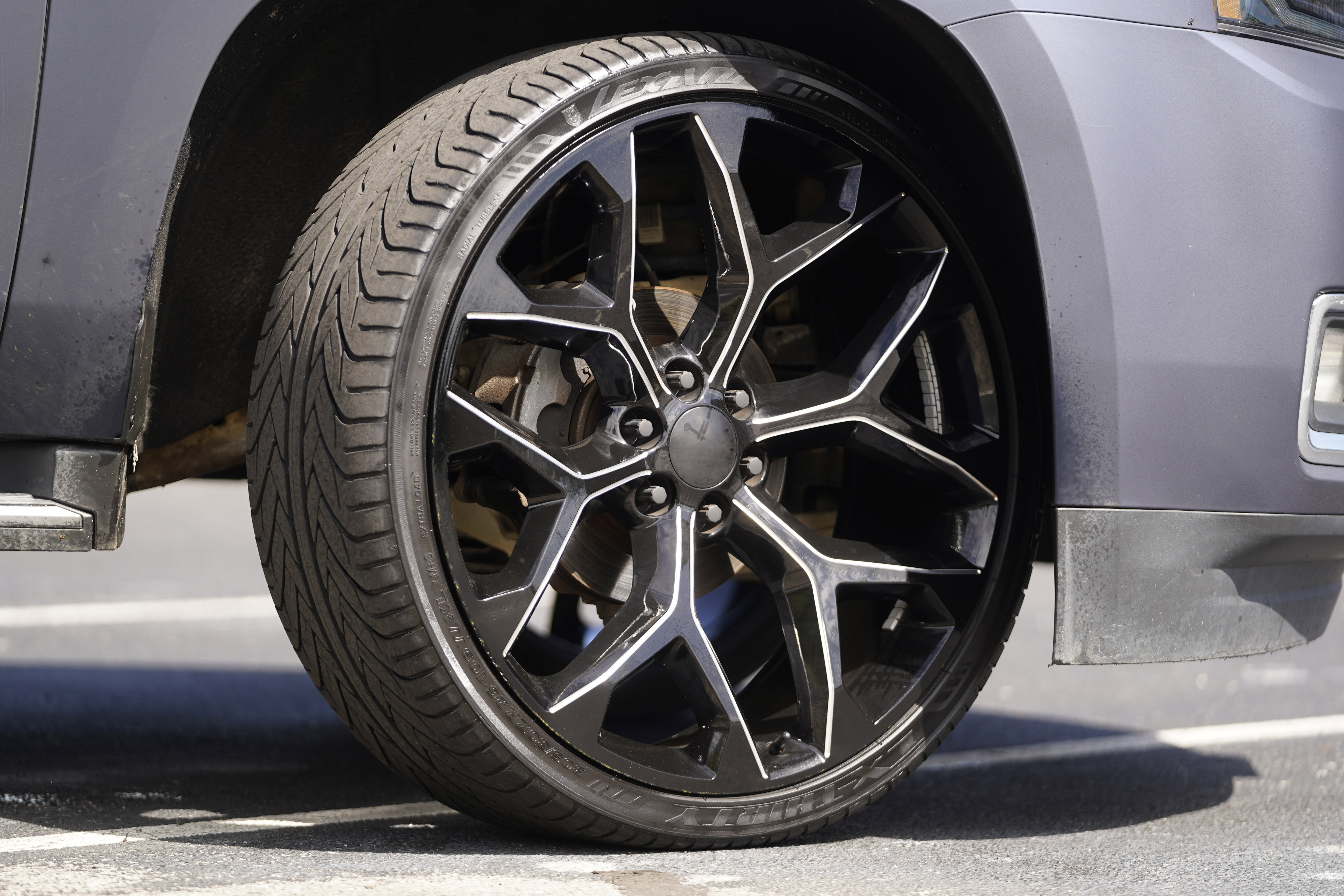 Used 2016 GMC Yukon XL SLT image 42