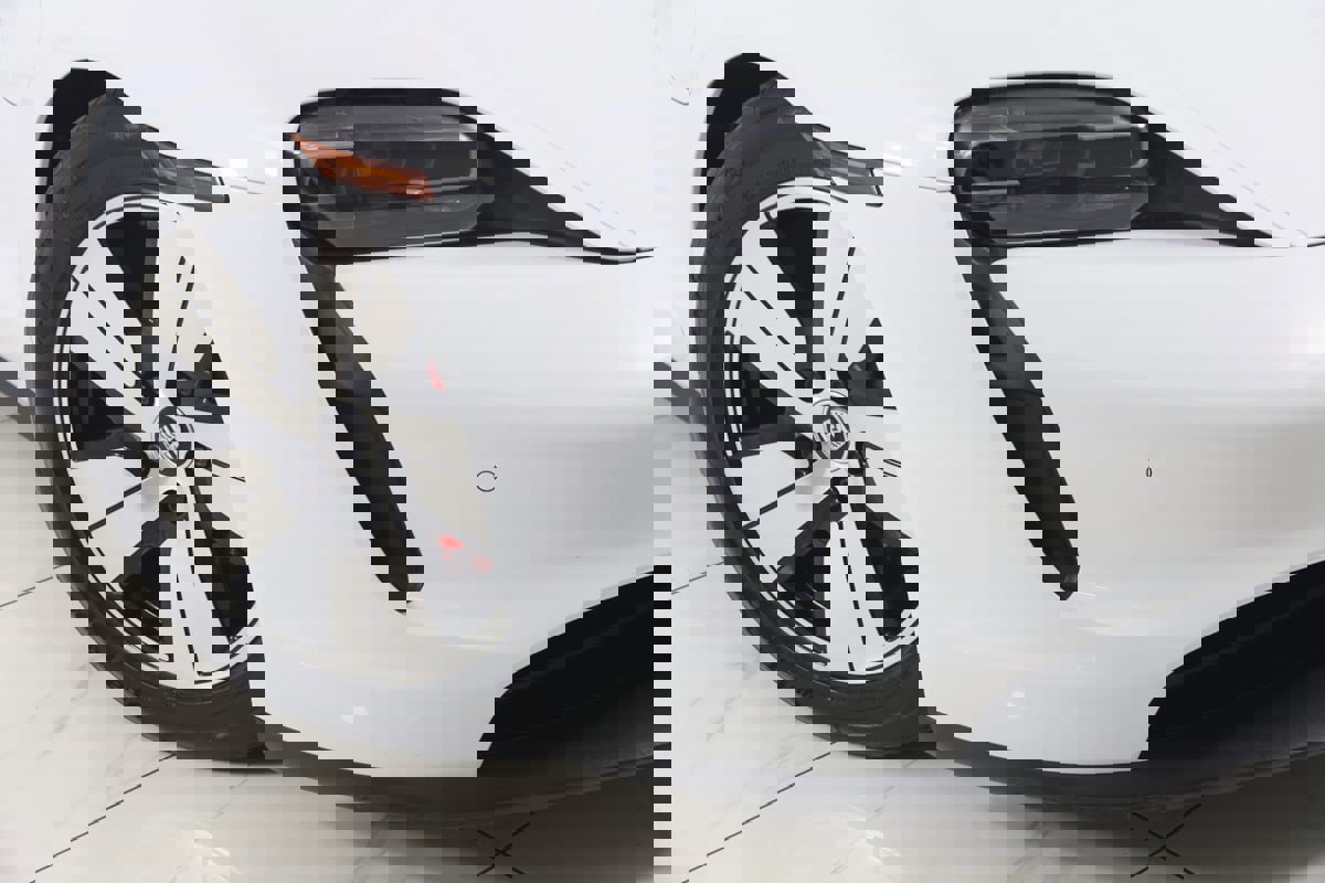 Used 2020 Porsche Taycan 4S image 19