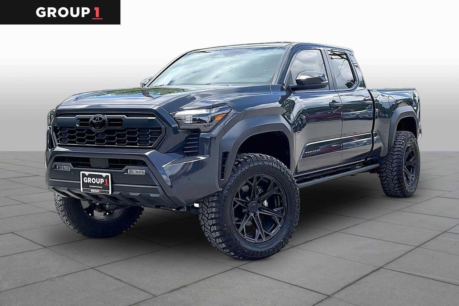 Used 2025 Toyota Tacoma TRD Off-Road w/ TRD Off Road Upgrade Package AWD/4WD image 1