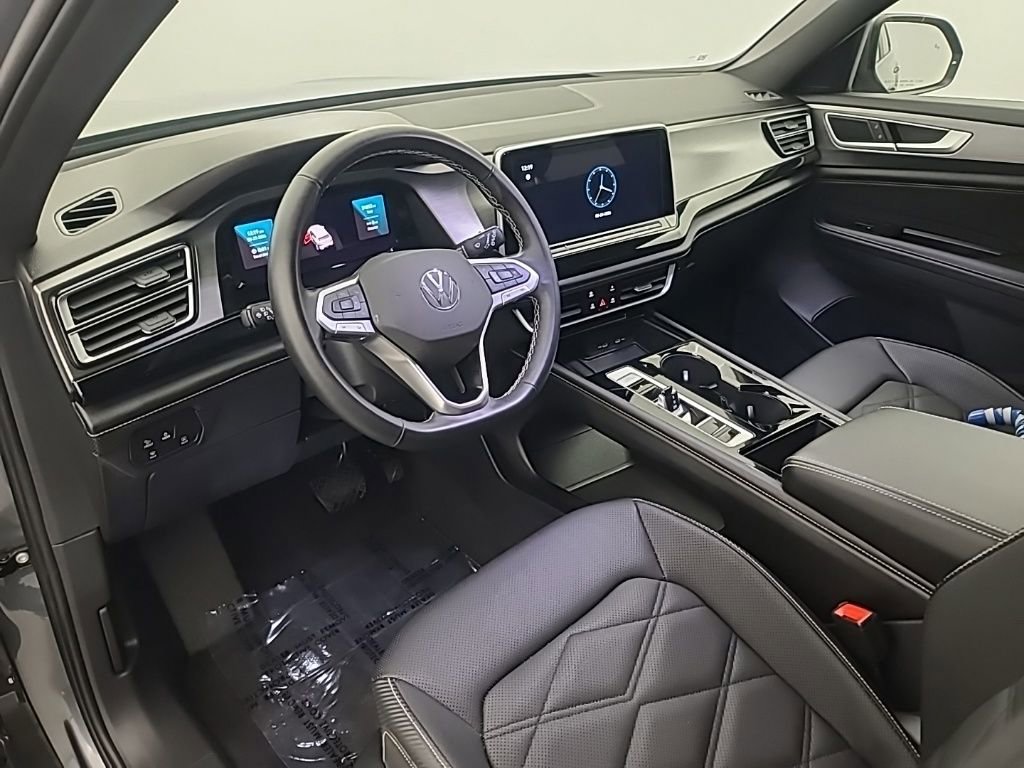 Used 2025 Volkswagen Atlas Cross Sport SE image 23