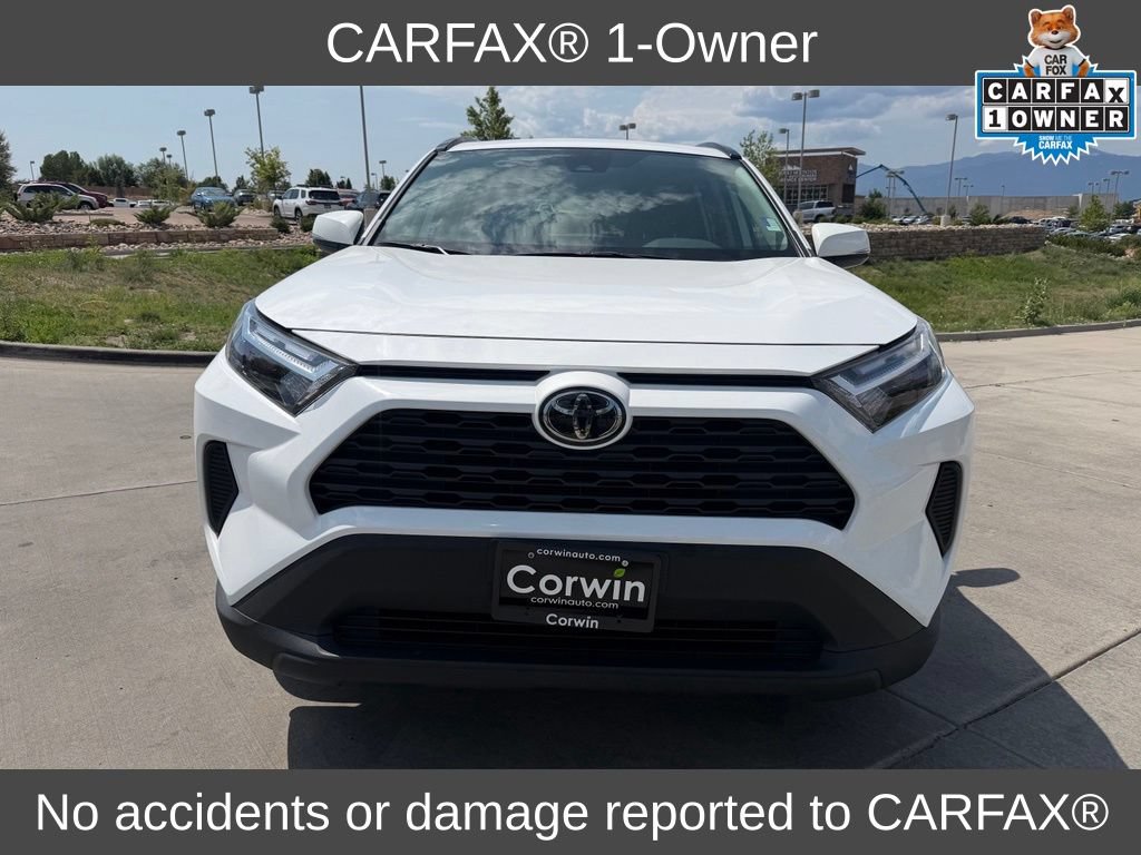 Used 2025 Toyota RAV4 XLE AWD/4WD image 2