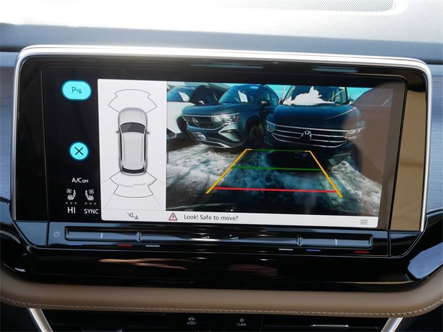 Certified 2024 Volkswagen Atlas Cross Sport SE image 28