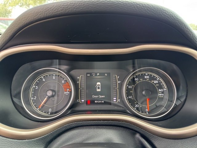 Used 2016 Jeep Cherokee Latitude w/ Comfort/Convenience Group image 28