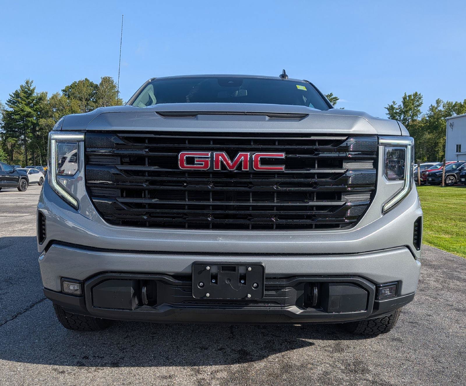 New 2026 GMC Sierra 1500 Elevation AWD/4WD image 2