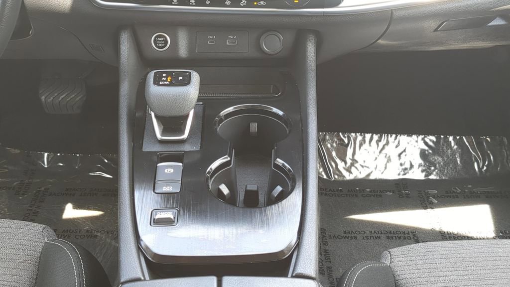 Certified 2023 Nissan Rogue SV FWD image 14