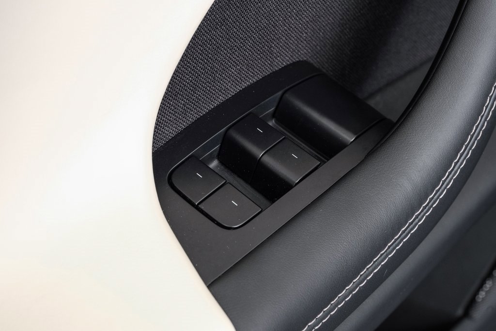 Used 2022 Tesla Model X image 53