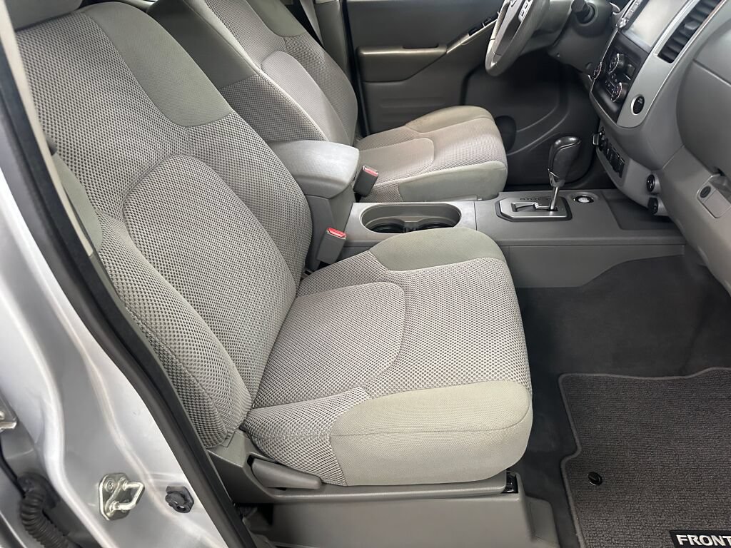 Used 2020 Nissan Frontier SV AWD/4WD image 26