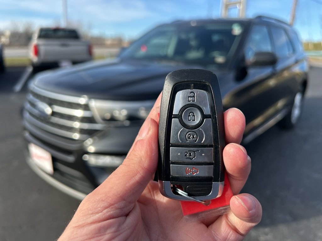 Used 2023 Ford Explorer XLT w/ Equipment Group 202A image 48