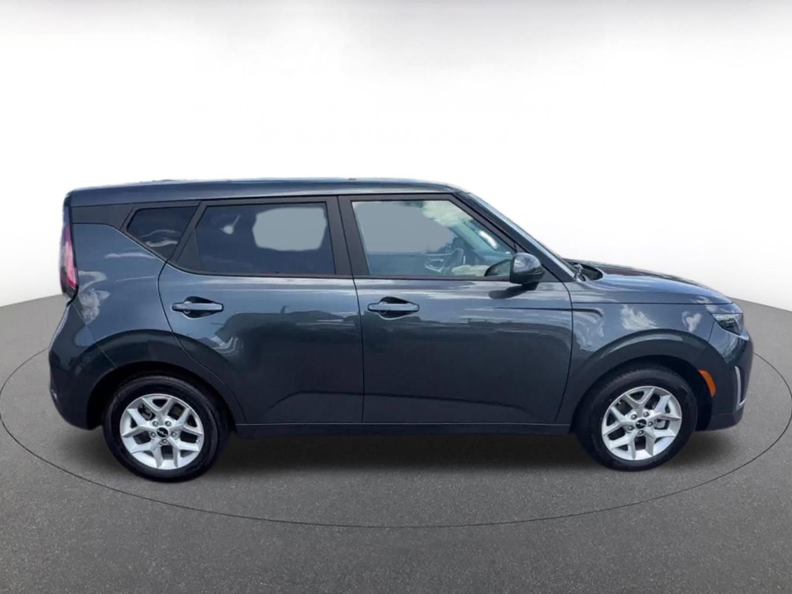 Used 2025 Kia Soul LX w/ LX Technology Package image 16