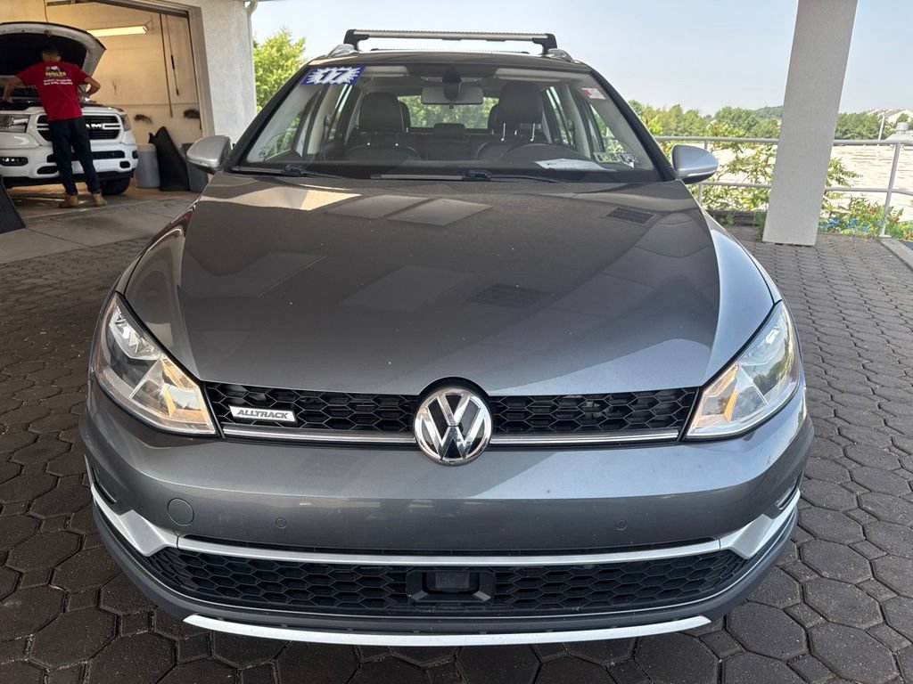 Used 2017 Volkswagen Golf Alltrack SE AWD/4WD image 2