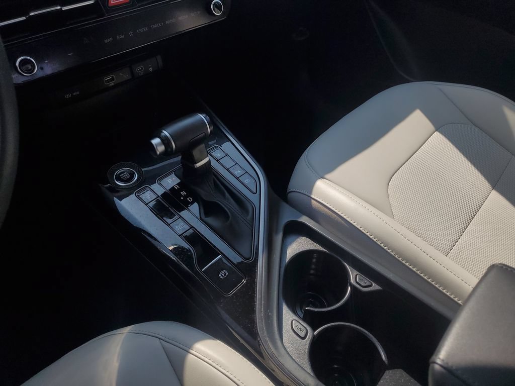 Certified 2023 Kia Niro EX FWD image 17